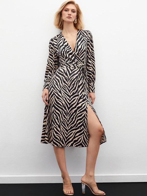 Zebra Desenli Kuşaklı Saten Elbise - Siyah - Image 1