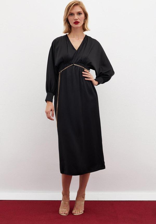Zincir Kemerli Saten Elbise - Siyah - Image 1
