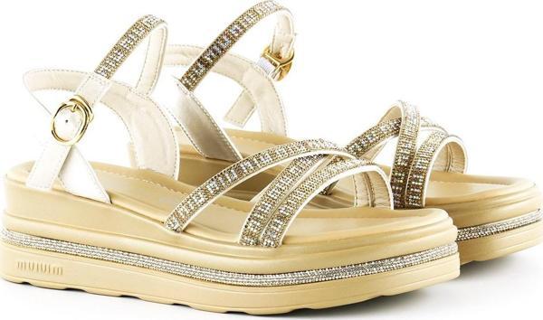 Bej Saten Altın Kristal Taşlı Platform Sandalet - Image 1