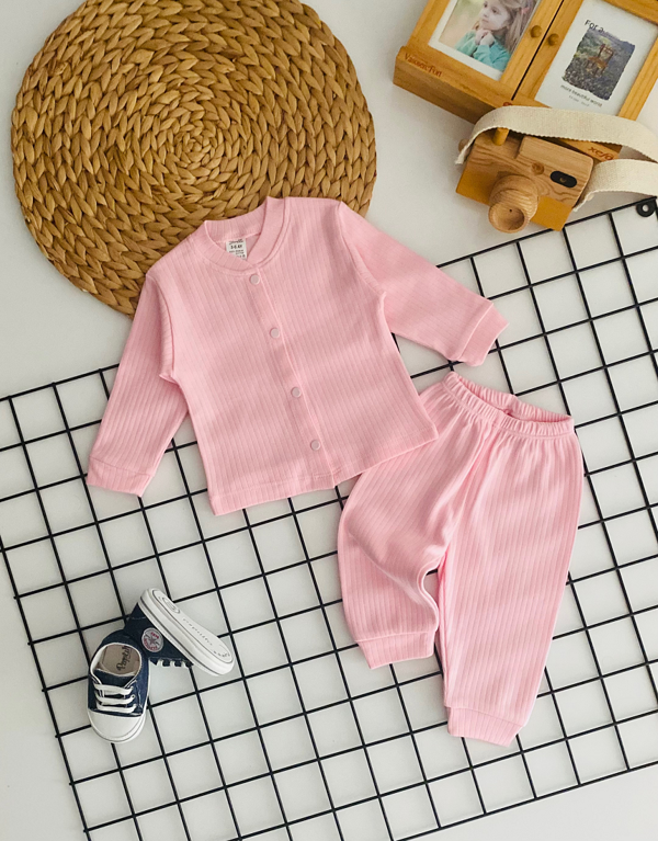 Neşeli Bebekler Çizgili Kumaş Önden Çıtçıtlı Pijama Takımı Pembe - Image 1