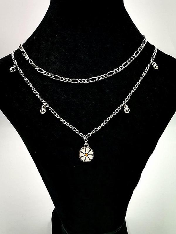 Altın Sarısı Zincir Figürlü Lüks Kararmaz Kolye - Image 1