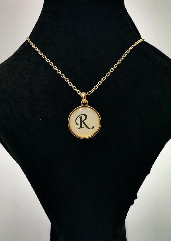 Gold Renk Büyük Boy Kararmaz ''R'' Harfli Kolye - Image 1