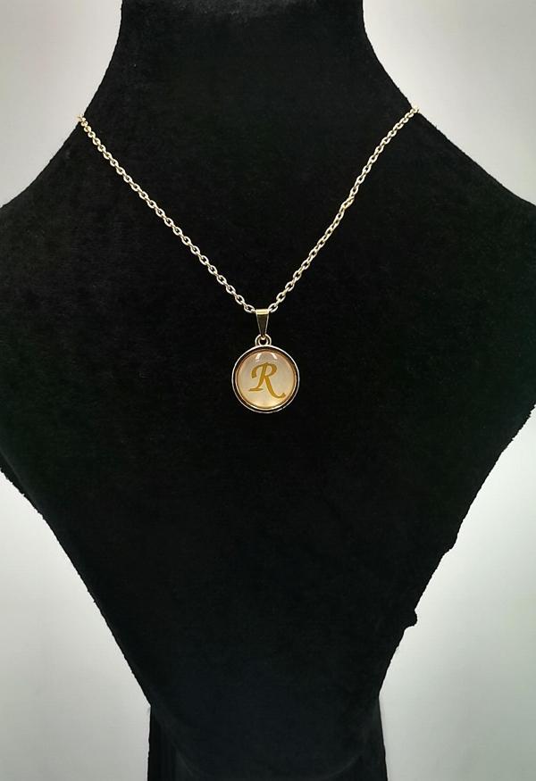 Gold Renk Küçük Boy Kararmaz ''L'' Harfli Kolye - Image 1