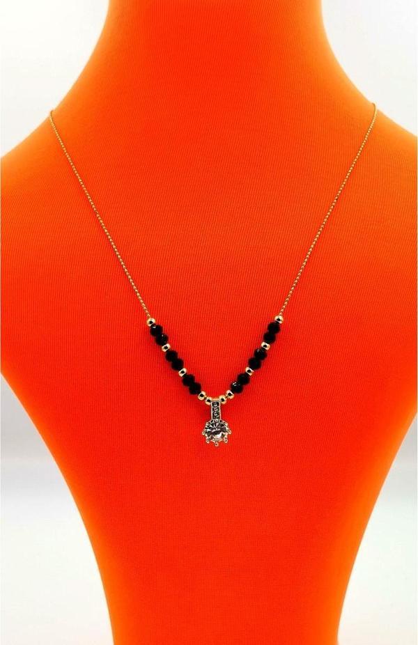 Gold Renk Zincir Figürlü Kararmaz Özel Tasarım Kolye - Image 1