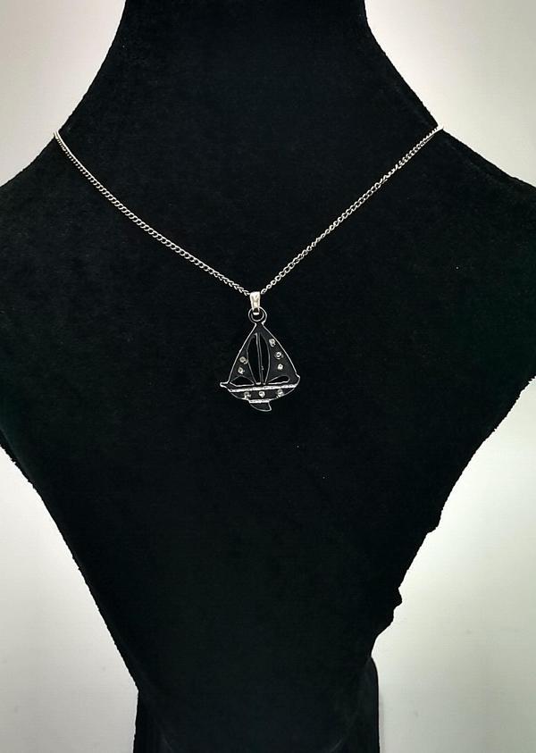 Gümüş Renk Zincirli Figürlü Lüks Kararmaz Kolye - Image 1