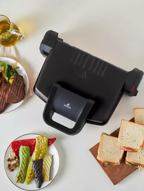 Karaca Future Essential Tost Makinesi Matte Black 1800 W - Image 1