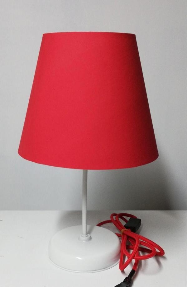 Tekay Aydınlatma Kırmızı Yatak Odası Abajuru Beyaz Metal Ayaklı - Image 1