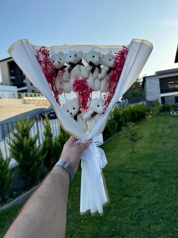 Dafne Sevdiklerinize Özel Sevimli Peluş Ayıcık Buketi - Image 1