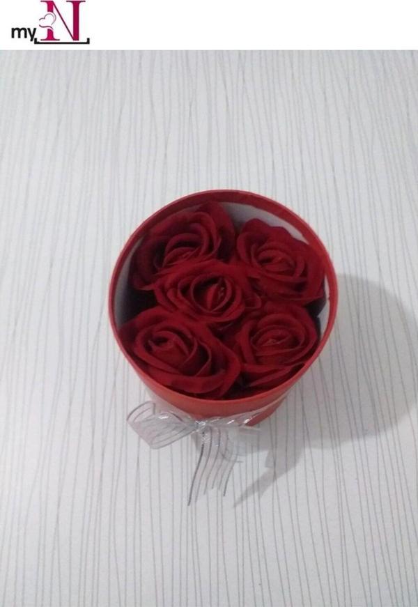 Flurose Sevgiliye Eşine Aşkına Anneye Kız Arkadaşa Kutuda 5 Li Gül Yapay - Image 1