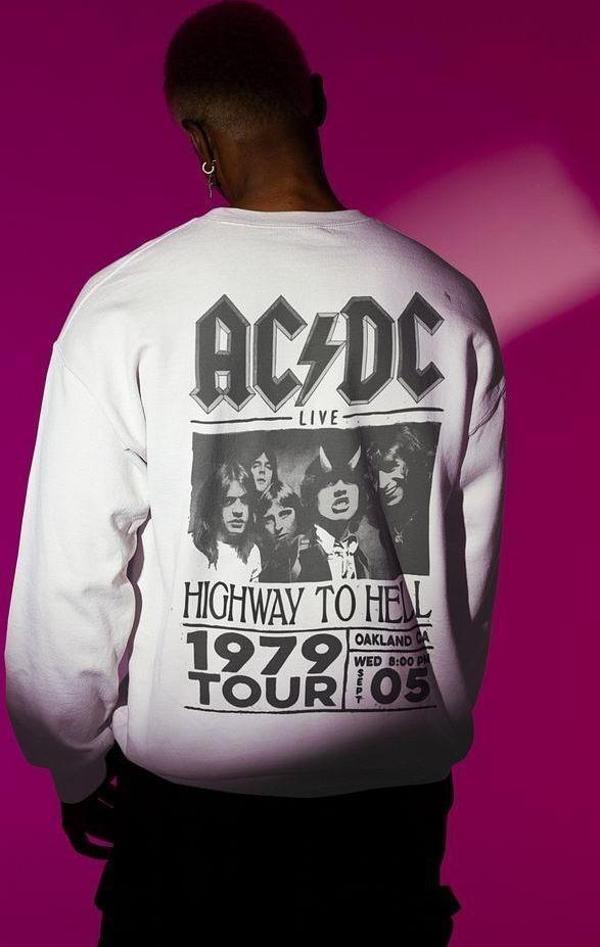 AC DC Highway To Hell 1979 Yazılı Unisex Oversize Rock Metal Müzik Grubu Sweatshirt - Image 1
