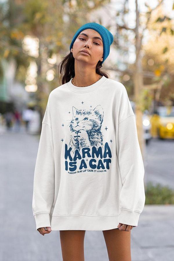 Karma Is A Cat Baskılı Unisex Oversize Taylor Swift Sweatshirt - Image 1