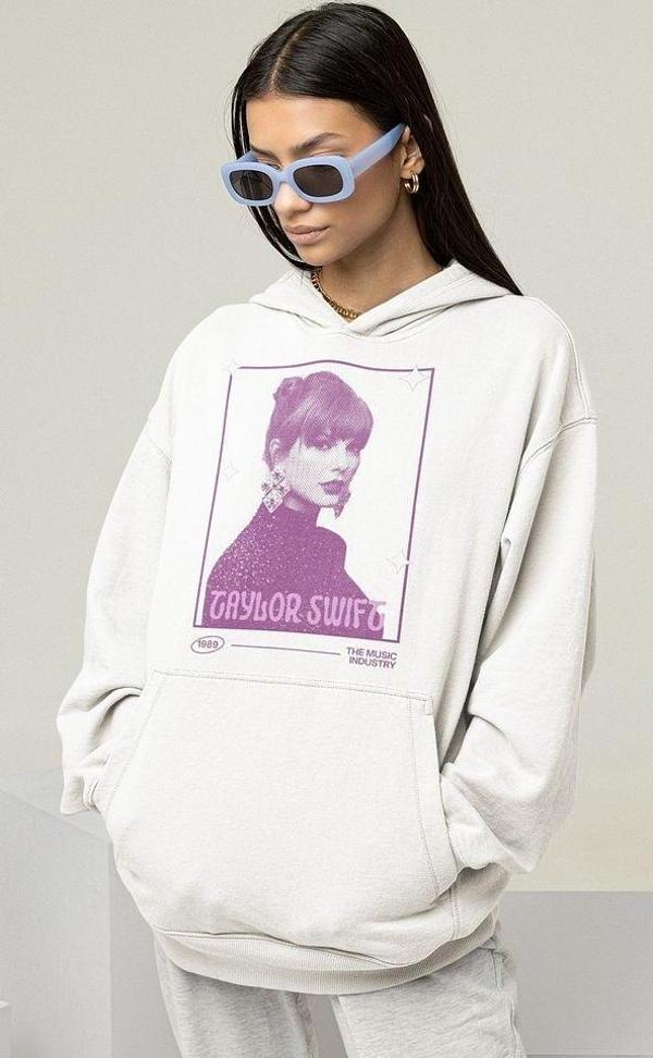 Taylor Swift 1989 Baskılı Unisex Oversize Şarkıcı Hoodie - Image 1