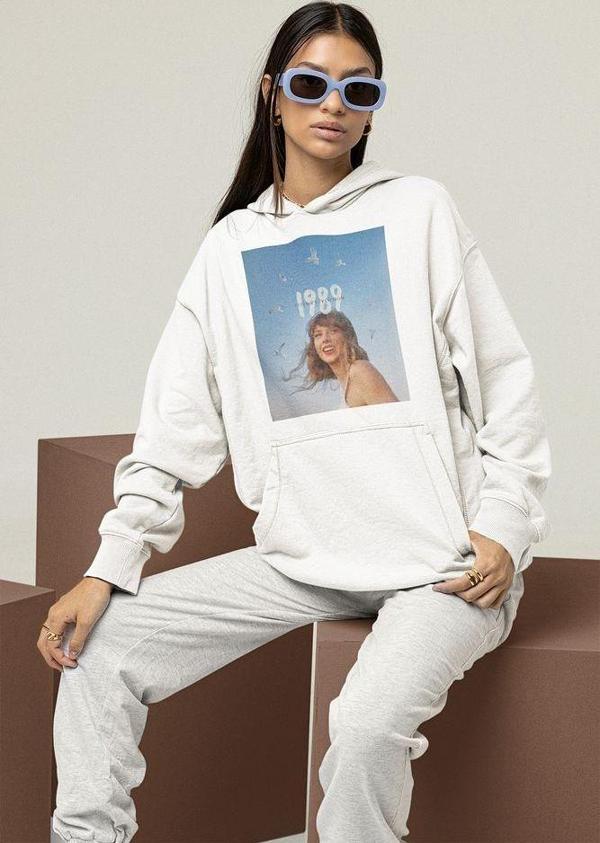 1989 Taylor Swift Baskılı Unisex Oversize Şarkıcı Hoodie - Image 1