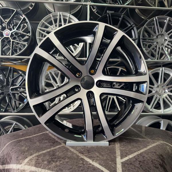 17" (inç) 5x112 SAVANNAH GOLF JETTA UYUMLU Siyah Jant Modeli Volkswagen - Image 1