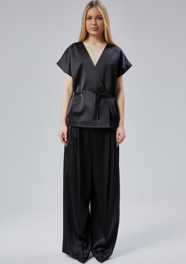 Kadın V Yaka Saten Kemerli Bluz ve Pantolon Takım - Image 1