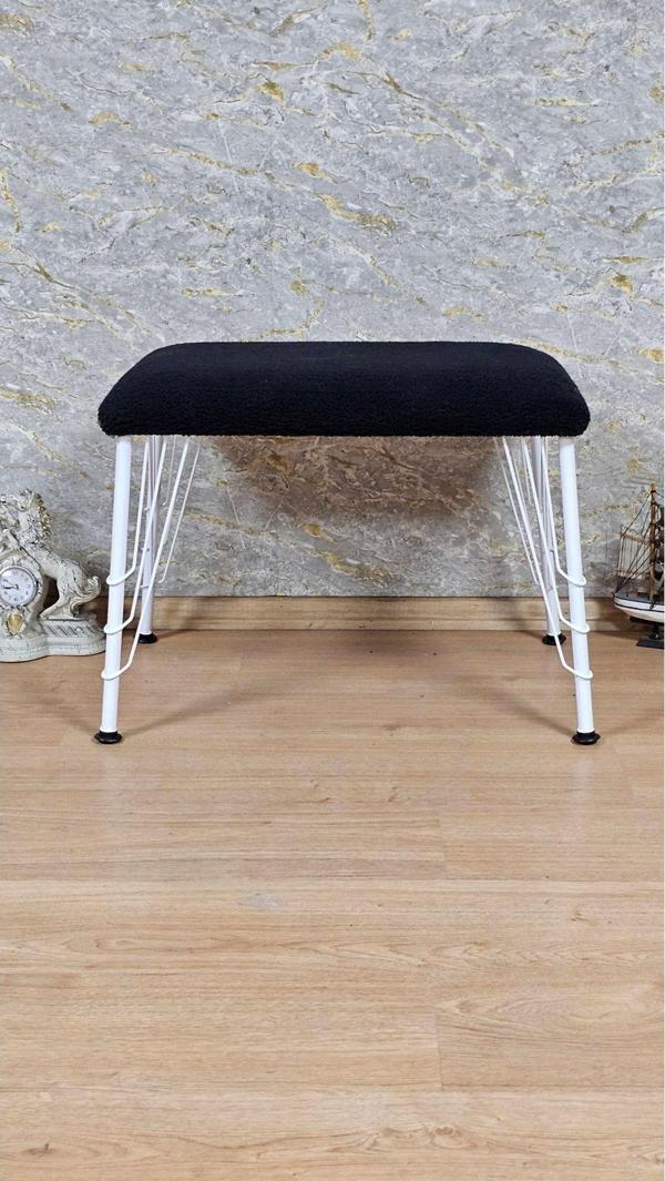 Tedy Kumaşlı 60 cm x 38 cm Beyaz Telli Ayak Oturak SİYAH Renk Tek Ebat Beden - Image 1