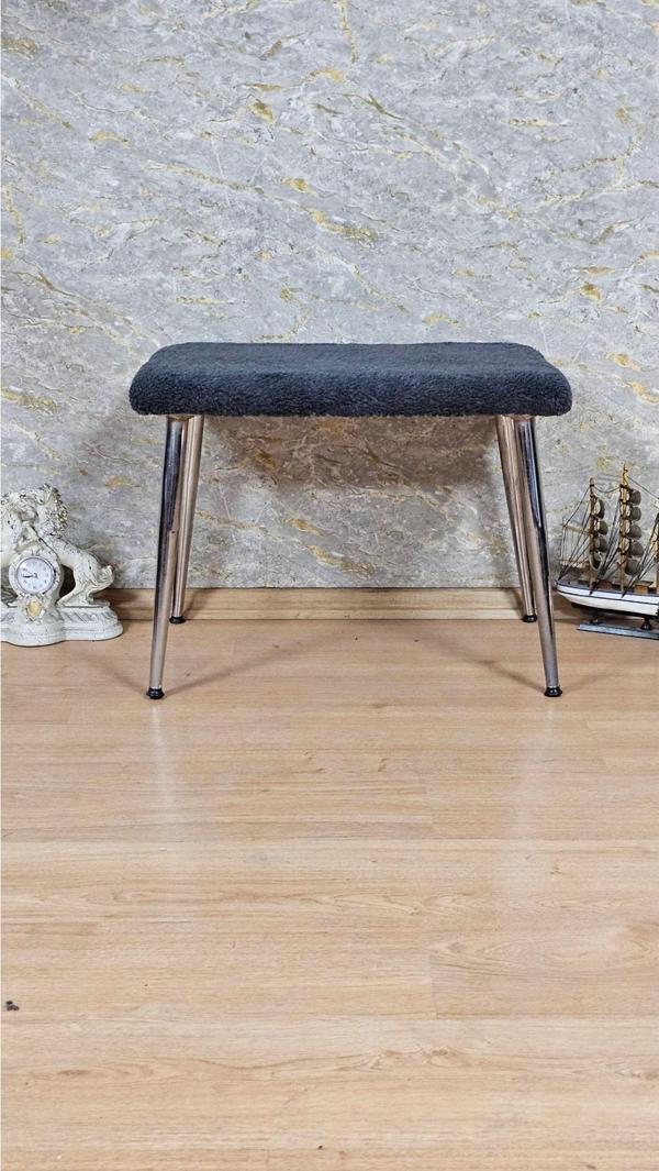 Tedy Kumaşlı 60 cm x 38 cm Krom Sivriltme Ayaklı Oturak FÜME Renk Tek Ebat Beden - Image 1
