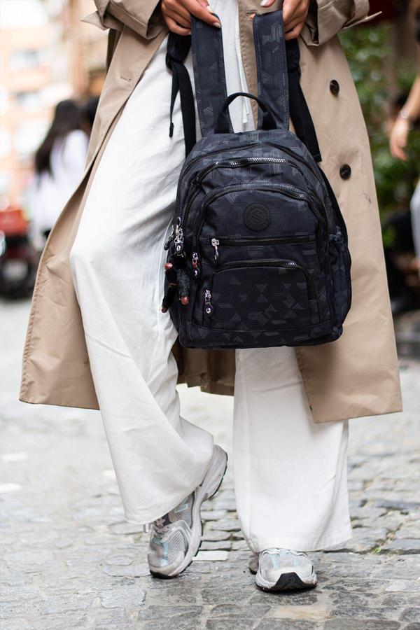 Unisex Suya Dayanıklı Krinkıl Kumaş Çok Gözlü Orta Boy  Laptop Okul ve Sırt Çantası - Image 1