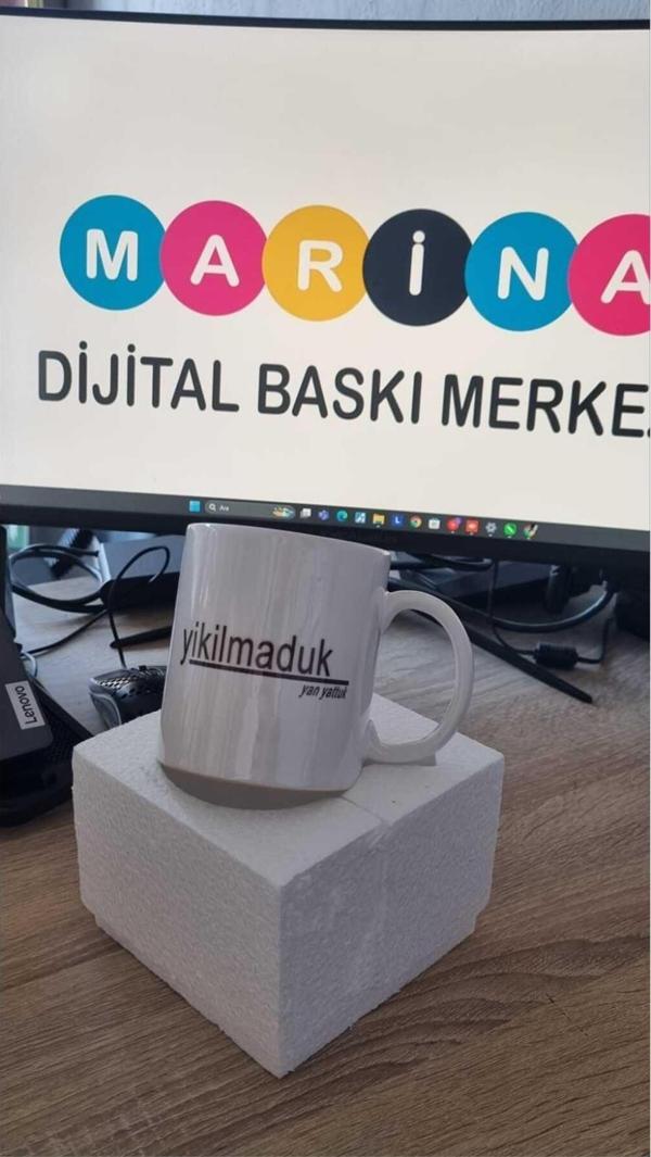 Marina Hediyelik Yıkılmaduk Yan Yattuk  -  Çift Yön Baskılı Kupa Bardak - Image 1