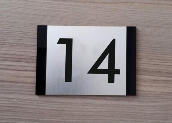 Yönline Dekoratif Apartman Kapı Numarası Pleksi-14 - Image 1