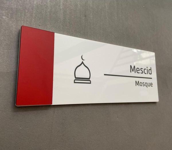 Yönline Pearl Red Serisi Kapı İsimliği Mescid - Image 1