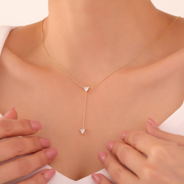 925 Ayar Gümüş Üçgen Taşlı Sallantılı Kolye - Image 1