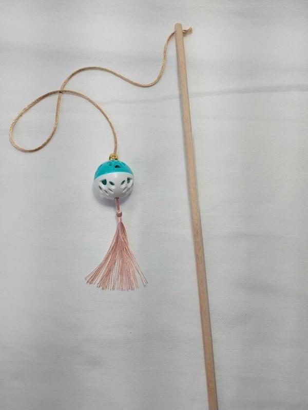 Be Cat Kedi Oltası , Çıngıraklı , Plastik , Renkli ,Pati Desenli ,Püsküllü, Ahşap Saplı , Oyuncağı - Image 1