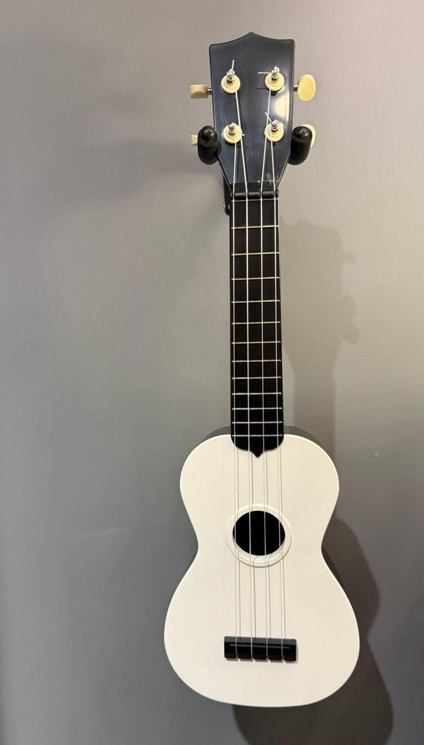 Bs Beyaz Soprano Ukulele - Image 1