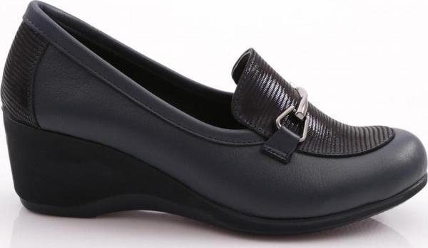 Dgn 2352 Kadin Metal Aksesuarli Comfort Ayakkabi - Image 1