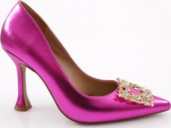 Kadın Sivri Burun Kristal Taşlı Tokalı Kadeh Topuk Ayakkabı Fuşya Metalik 561321085 - Image 1