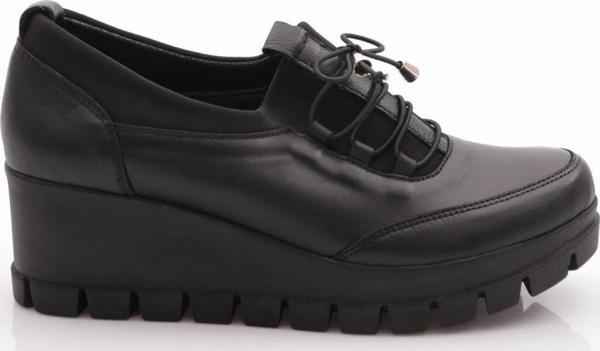 Kadın Dolgu Taban Bağcıklı Comfort Ayakkabı Siyah 5672672 - Image 1