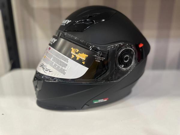 KASK SWAY 926 MAT SİYAH ÇENE AÇILIR - Image 1