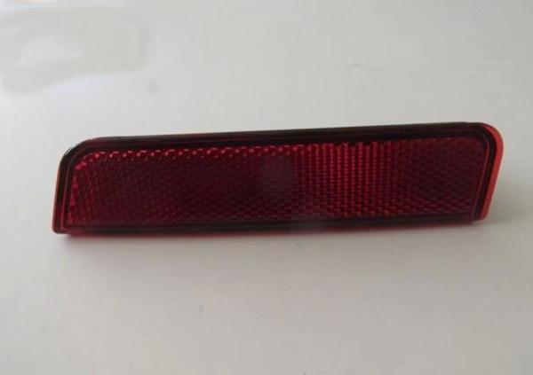 Dacıa Duster- 10/17; Arka Tampon Reflektörü Sağ Kırmızı (Oem No: 265604000R) - Image 1