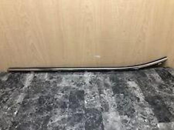Cam Sıyırıcı Elantra 14-16 Arka Kapı Dış Sağ (Krom) (Oem No: 83220-3X510) - Image 1