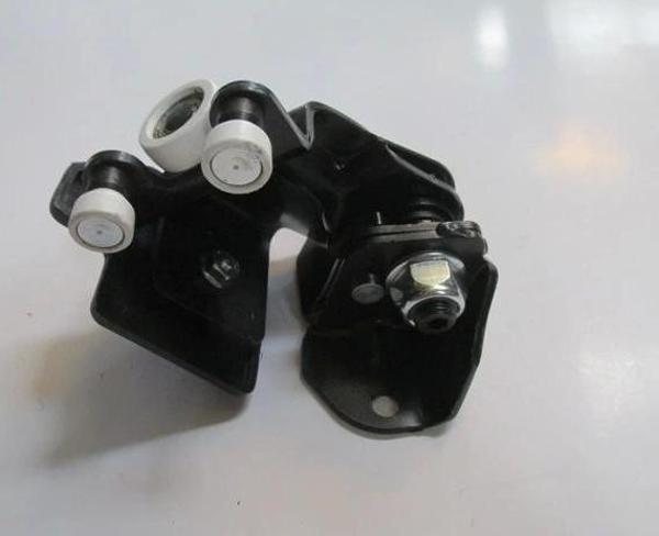 Cıtroen Jumper- 14/24; Sürgülü Kapı Orta Ray Bağlantısı Sağ (Oem No: 1344266080) - Image 1