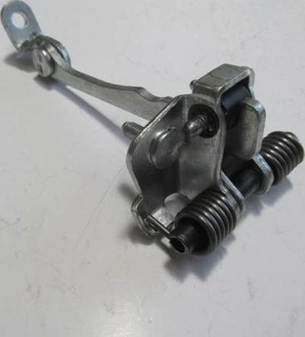 Dacıa Duster- 10/17; Ön/Arka Kapı Durdurucusu Sağ/Sol Aynı (Adet) (Kapı Gergisi) (Oem No: 7702253349 - Image 1