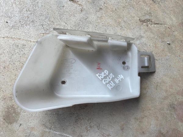 Ford Focus 2011  Arka Tampon Bağ.Braket Üst Sağ   Hatcback - Image 1