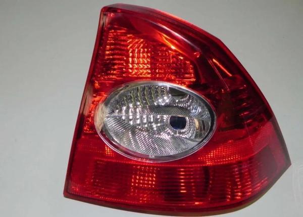 Ford Focus 2005  Stop Lambası Sağ Duysuz (Oem No:5M5113A602Aa) - Image 1
