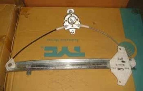 2000-2006 Hyundai Accent Milenyum Ön Cam Krikosu Sağ Manuel  (Adet) (Oem No:8240225000) - Image 1