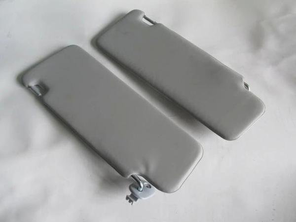 Dacıa Sandero- 09/12; Güneşlik Gri Sağ/Sol Set 2 Parça (Oem No: 6001546870) - Image 1