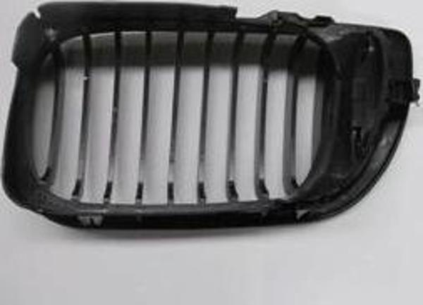 2002-2005 Bmw 3 Serisi Sd- Ön Panjur Sağ Siyah (Bfn) (Adet) (Oem No:51137042961) - Image 1