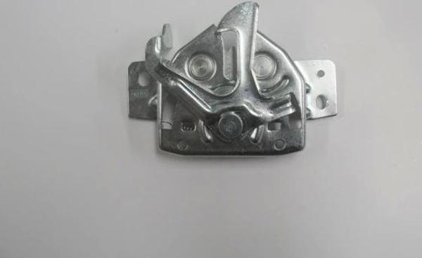 1998-2002 Suzuki Grand Vitara Kaput Kilidi (Hushan) (Adet) (Oem No:8211061A00) - Image 1