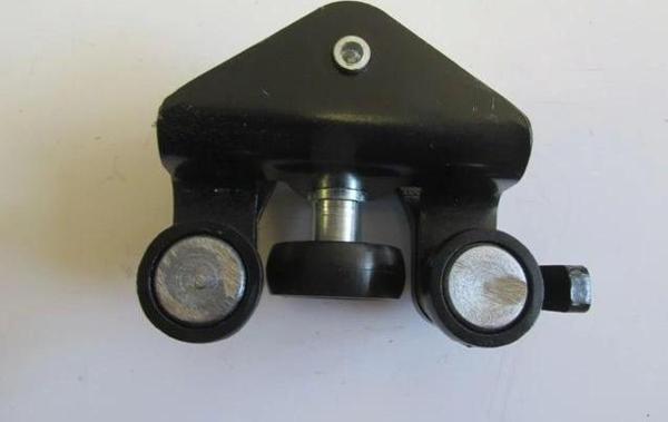 Fıat Doblo- 06/10; Sürgülü Kapı Alt Ray Bağlantısı Ucu Sağ (Oem No: 51735971) - Image 1