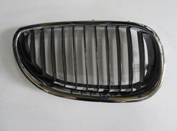 2004-2010 Bmw 5 Serı E60- Ön Panjur Sağ Nikelajlı-Siyah (Tw) (Adet) (Oem No:51137027061) - Image 1