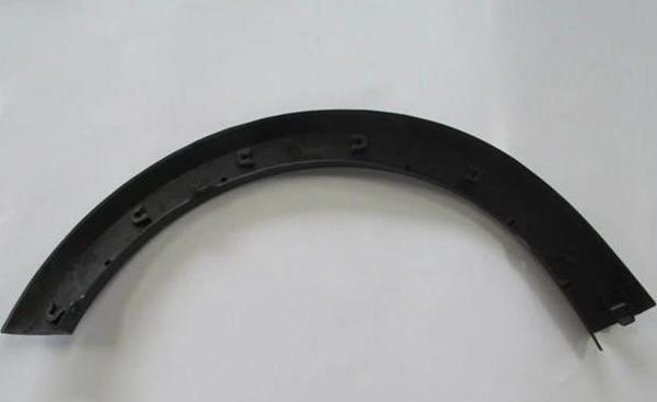 Dacıa Sandero- 13/20; Ön Çamurluk Ağzı Plastiği Sağ (Dodik Plastiği) Uzun Siyah (Oem No: 638747990R) - Image 1
