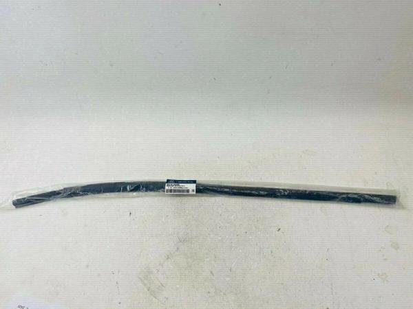 Cam Sıyırıcı Elantra 11-13 Arka Kapı Dış Sol (Oem No: 83210-3X000) - Image 1