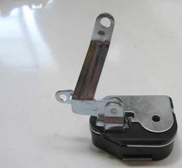 Renault Master- 2- 04/10; Sürgülü Kapı Kilidi Sağ (Oem No: 7700351343) - Image 1