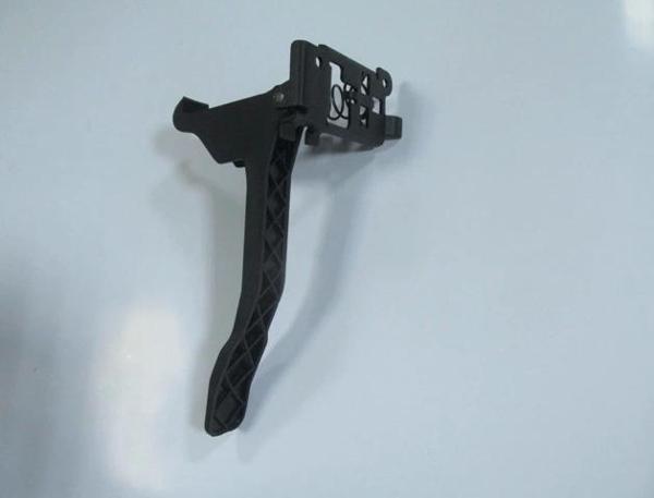 Renault Megane- 3- Hb- 10/13; Kaput Kilidi Emniyet Mandalı (Pleksan) (Oem No: 656030006R) - Image 1
