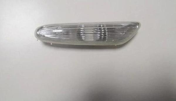 2009-2015 Bmw X1 E84 Çamurluk Sinyali Sağ Beyaz (Famella) (Adet) (Oem No:63137171006) - Image 1