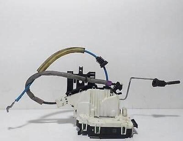 Kapı Kılıdı Arka Sol Mercedes 204-212-246-117-176-156-166- Bm 2007- (Oem No: A2047302735) - Image 1